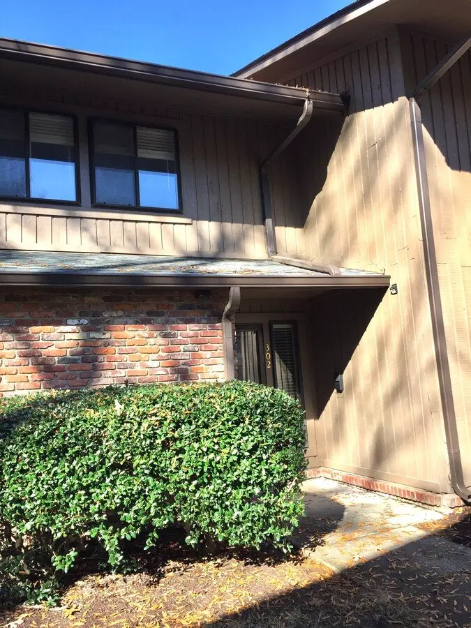 Nicely Updated Condo In The Oaks! House for rent in Chapel Hill, NC