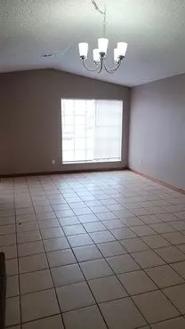 4 of 6 208 N Oaks Ave House for rent in Midwest City, OK
