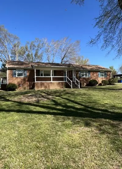 Rancher Available Immediately Apartment for rent in Chesterfield, VA