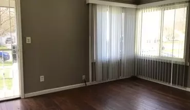 4 of 16 Cozy Ranch In Harper Woods House for rent in Harper Woods, MI