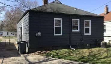 3 of 16 Cozy Ranch In Harper Woods House for rent in Harper Woods, MI