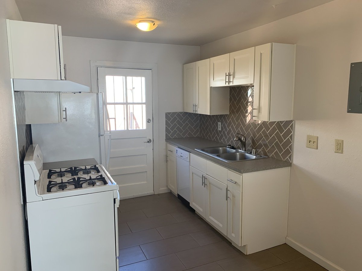 Modern Luxury Apartment W/ Private Yards In... Albuquerque, NM