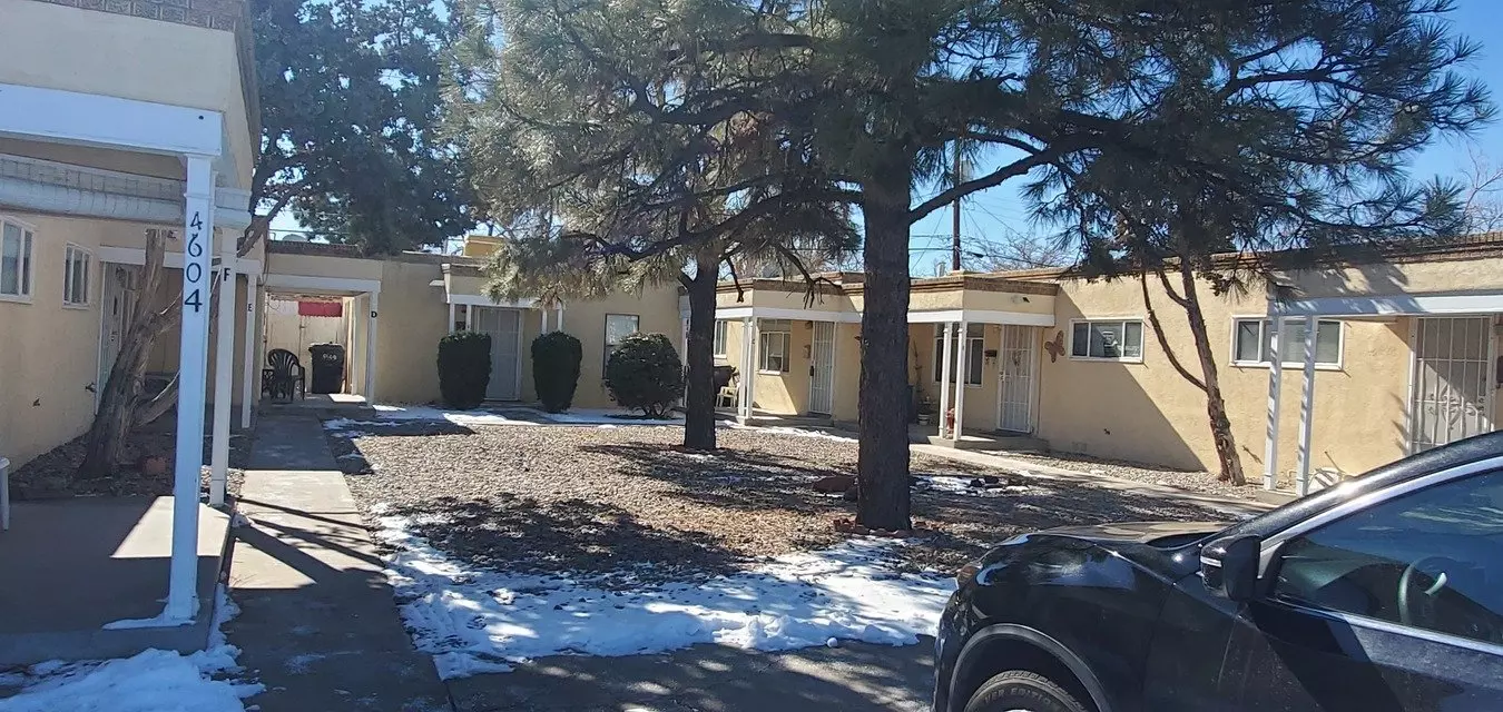 Ridgecrest Area 1 Bedroom In Nice Small Complex W/ Private Yard Apartment for rent in Albuquerque, NM