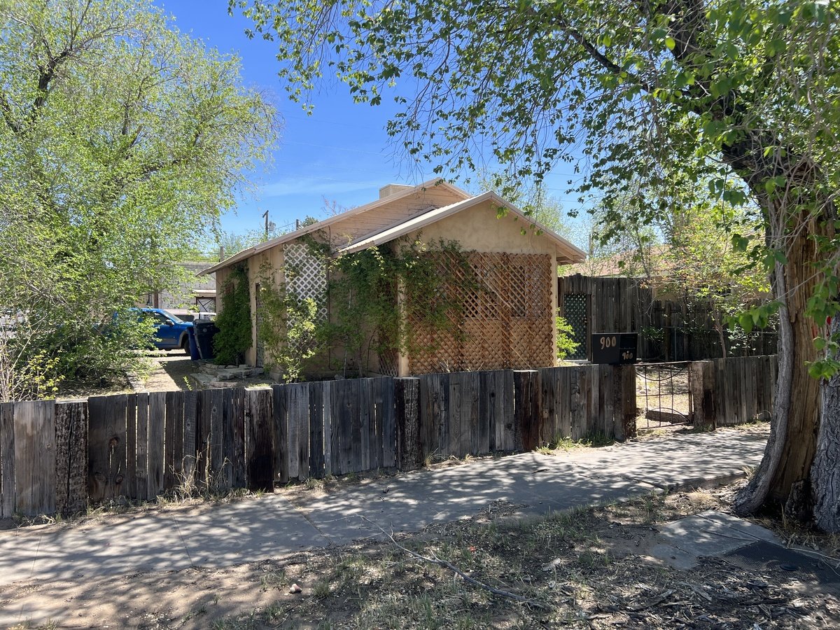 Super Charming, Lovingly Updated Adobe Cottage... Apartments