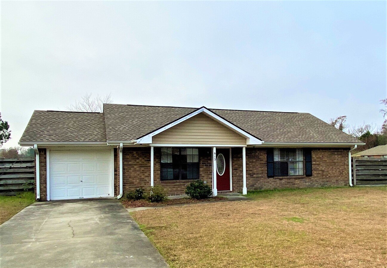 913 Willowbrook Dr Hinesville, GA House for Rent Rentable