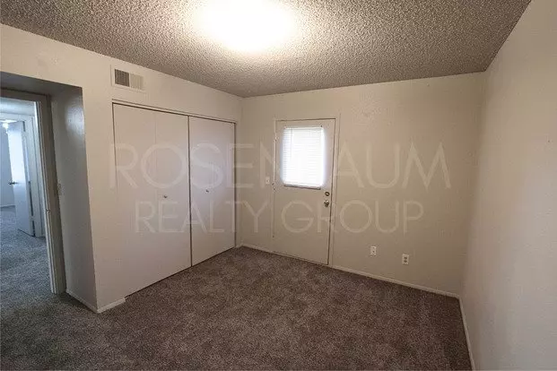 Amazing Apt - Huge Private Fenced Yard, W/d Hookups! Great Location! Apartment for rent in Mesa, AZ