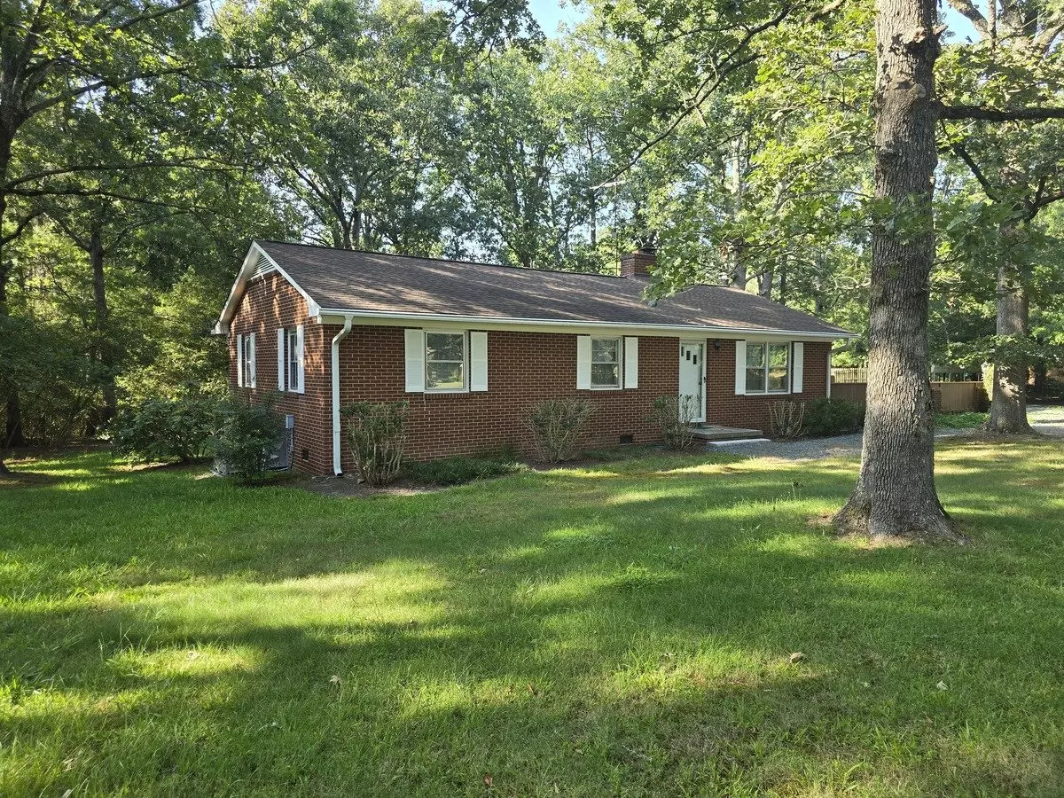 Brick Ranch In Saxapahaw House for rent in Graham, NC