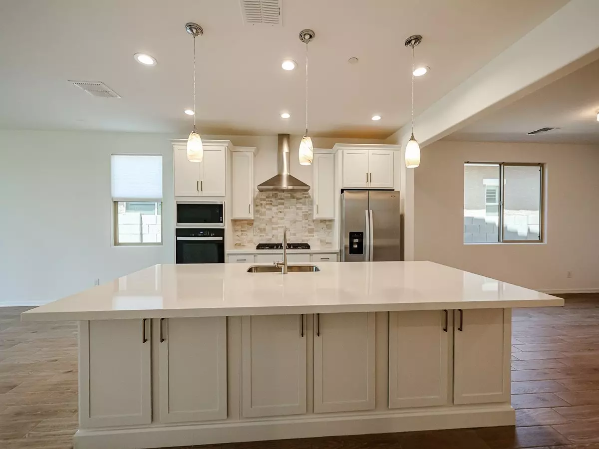 *beautiful New Build! Never Lived In!* House for rent in Peoria, AZ
