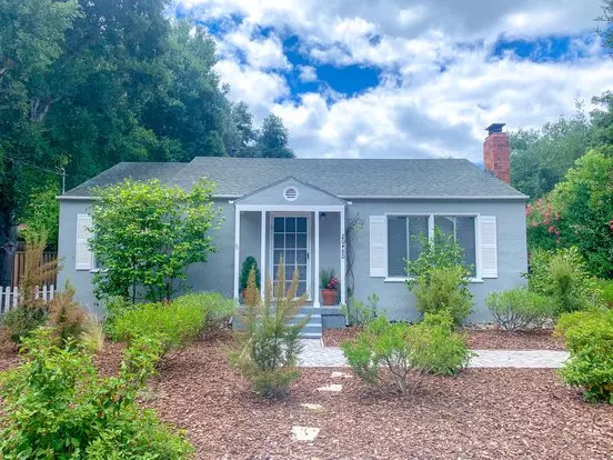 Adorable Cottage-style 2 Bedroom Saratoga Home On Large Lot! Apartment for rent in Saratoga, CA