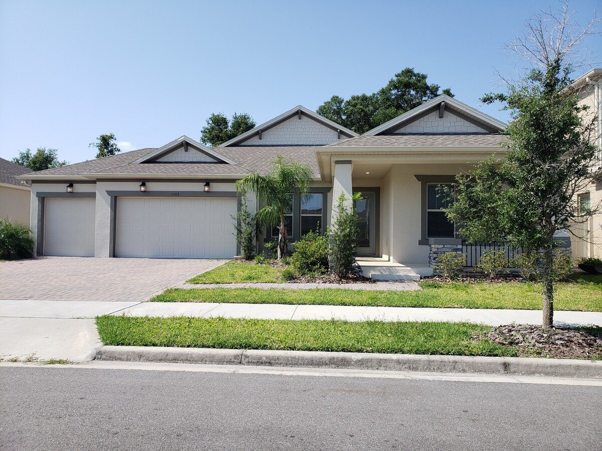 Beautiful Singlestory Home With 5 Bed/35 Bath... Apartments Winter