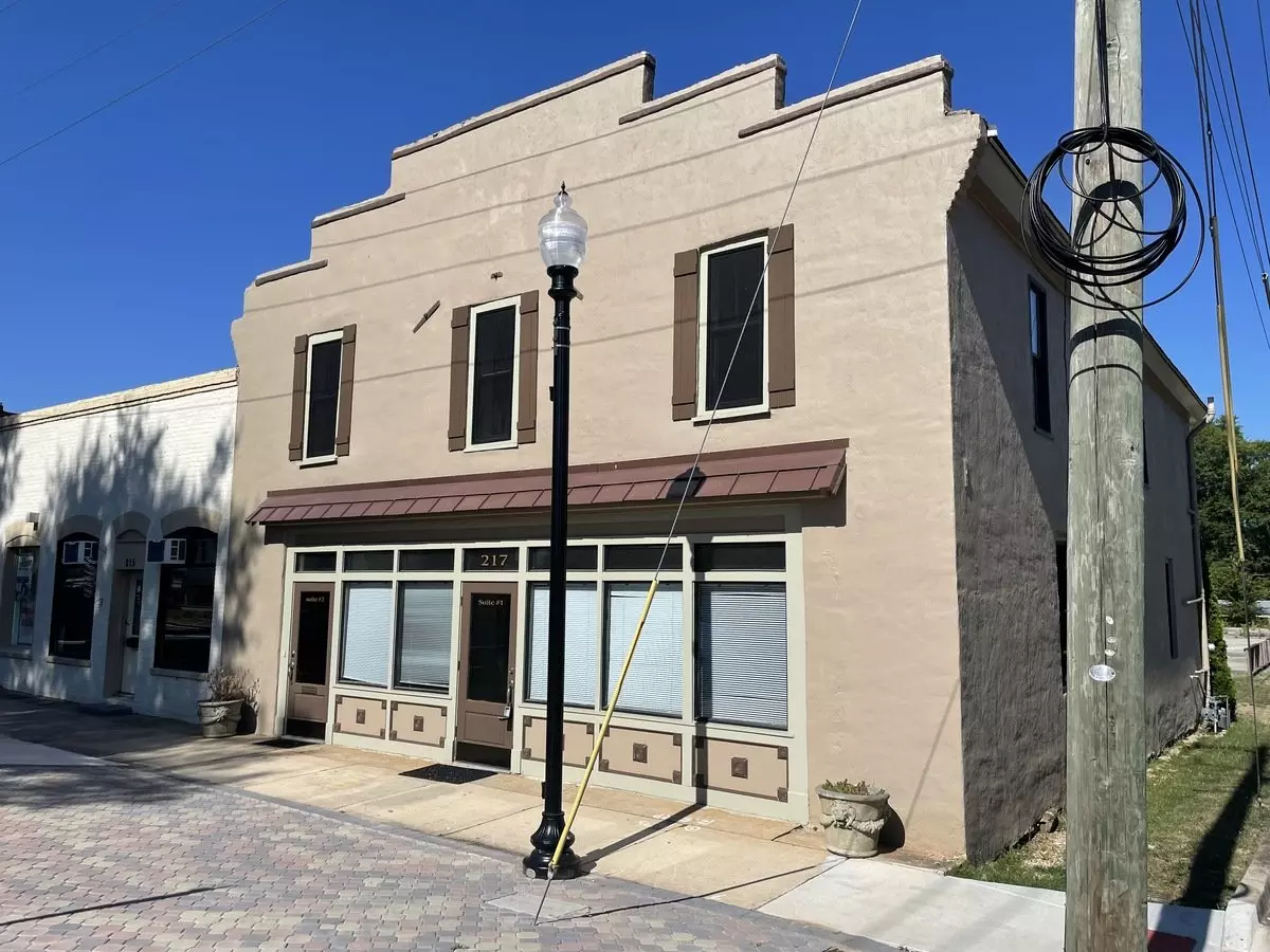Downtown Griffin Office Space Apartment for rent in Griffin, GA