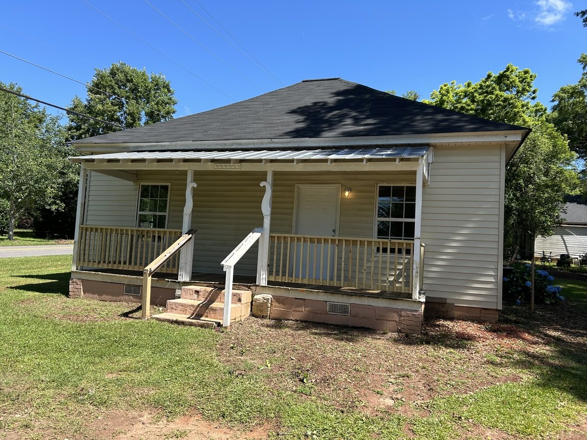 1037 W Slaton Ave Griffin, GA House for Rent Rentable