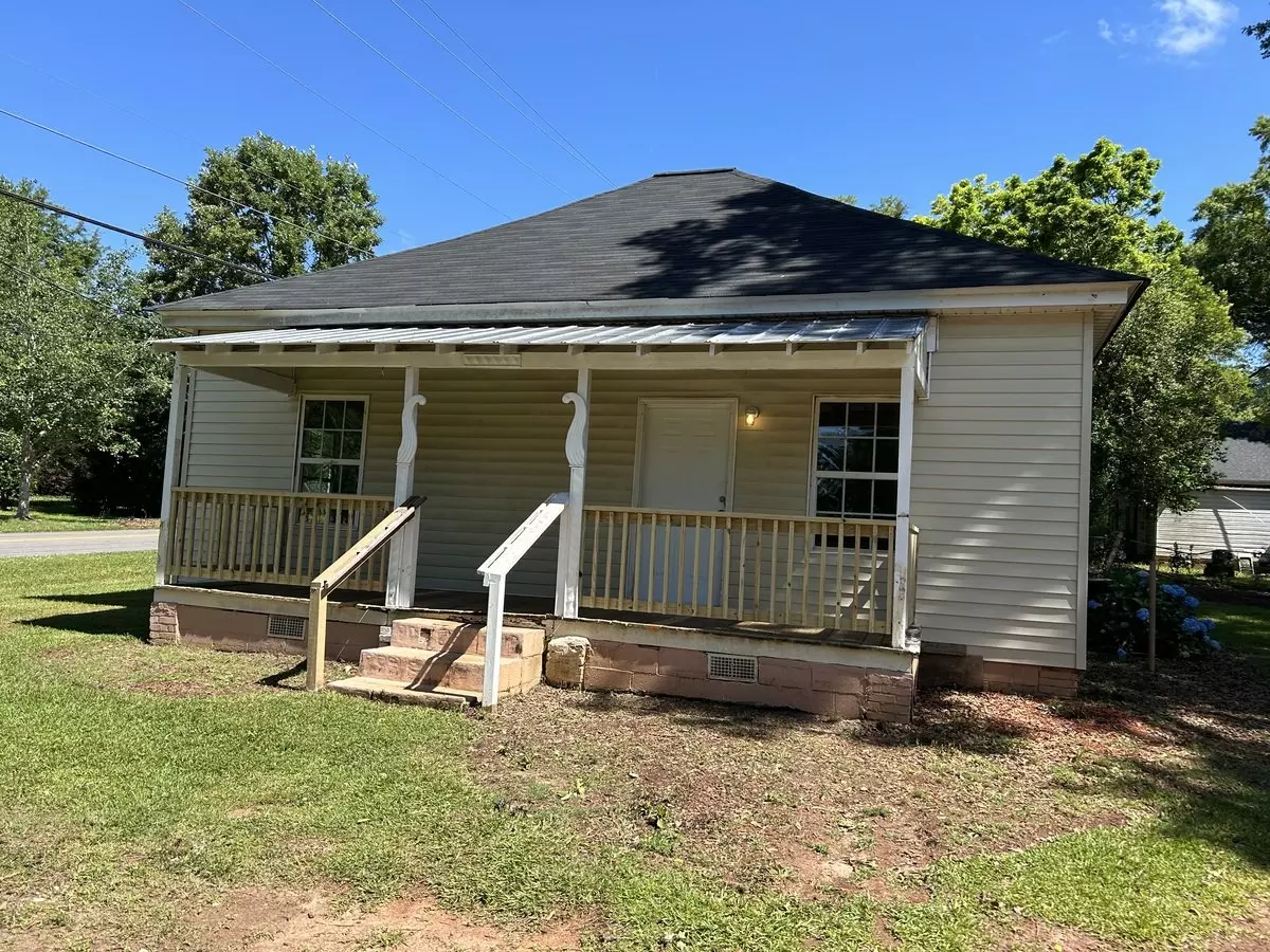 1037 W Slaton Ave House for rent in Griffin, GA