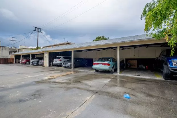 1321 E Wilson Ave Apartment for rent in Glendale, CA