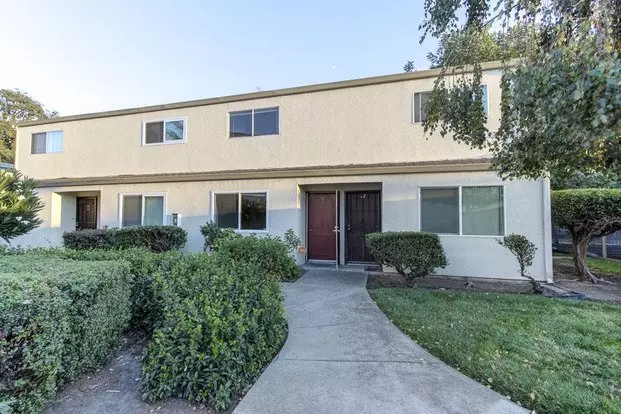 Charming 2 Bedroom 1.5 Bath Hayward Townhouse Apartment for rent in Hayward, CA Charming 2 Bedroom 1.5 Bath Hayward Townhouse Apartment for rent in Hayward, CA