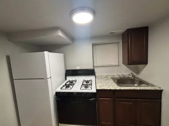 6612 S Maryland Ave Apartment for rent in Chicago, IL
