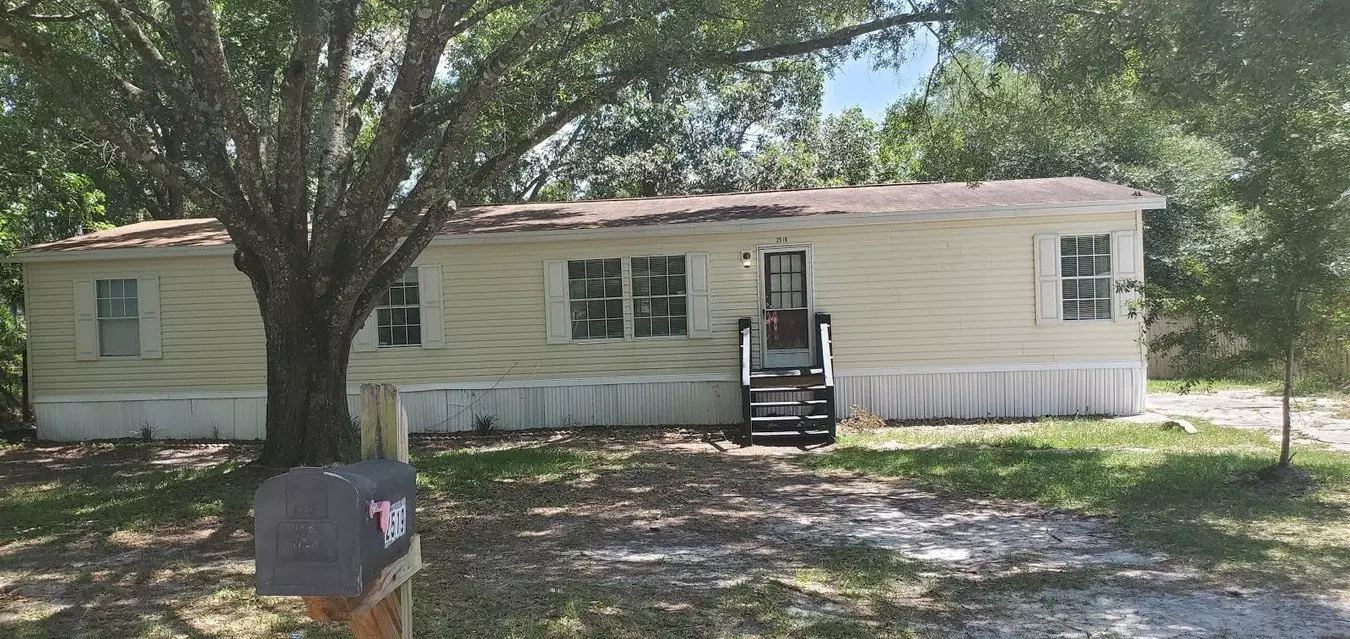 Location, Location! 3/2 Mobile Home $1795 Month, $1795 Deposit House for rent in Lutz, FL