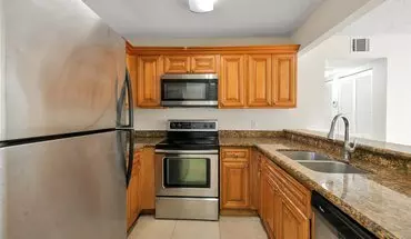 3 of 17 Spacious 2/2 With Stainless Steel Appliances House for rent in West Palm Beach, FL