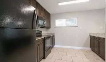 3 of 25 2/2.5 Big And Spacious With Tiles, Washer/dryer And Patio In The Unit House for rent in Orlando, FL
