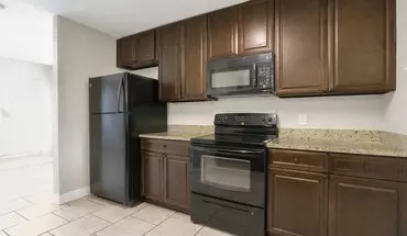 2 of 25 2/2.5 Big And Spacious With Tiles, Washer/dryer And Patio In The Unit House for rent in Orlando, FL