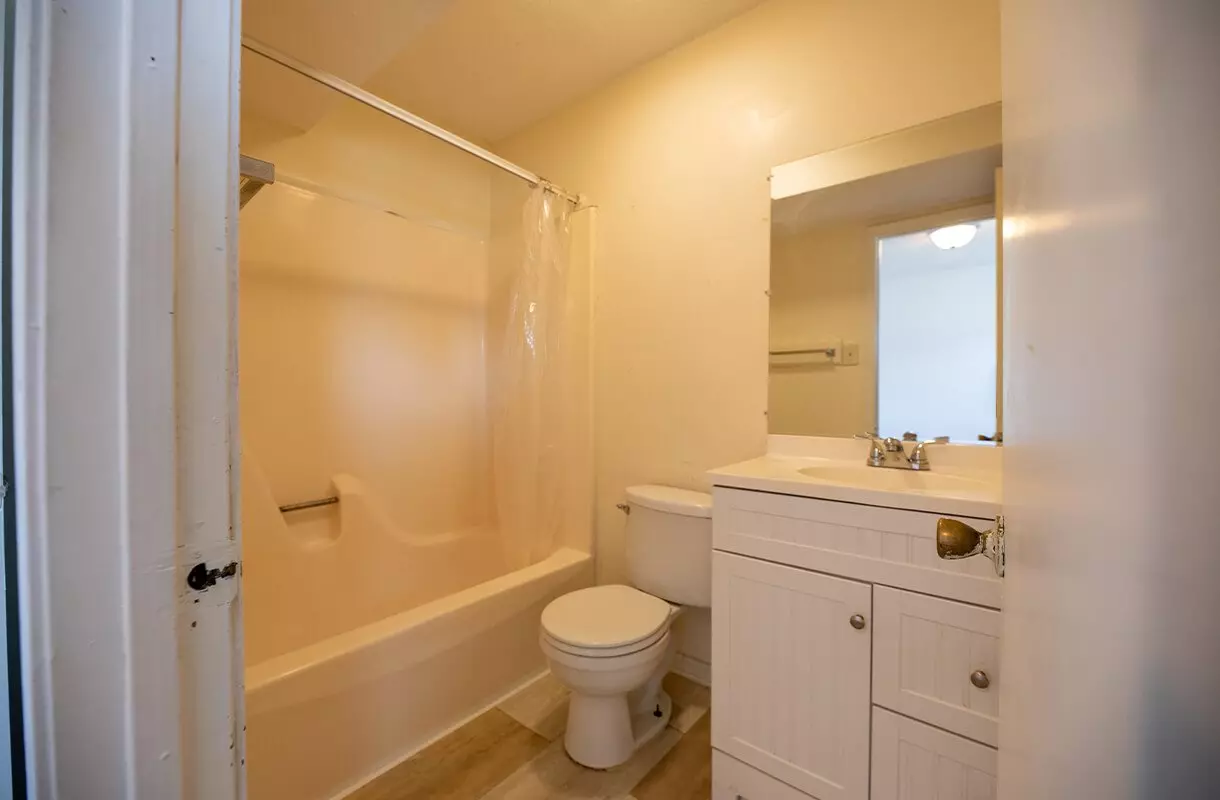2 of 4 104 W 10th St Apartment for rent in Lake Charles, LA