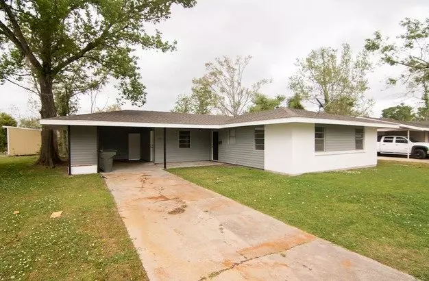 1325 Sunset Apartment for rent in Lake Charles, LA