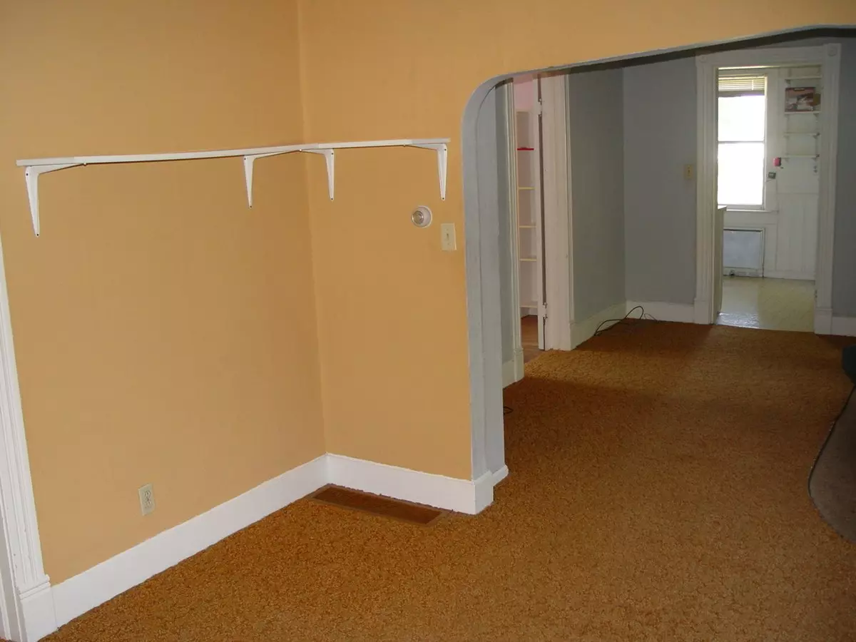 2 of 3 304 7th Ave W House for rent in Kalispell, MT