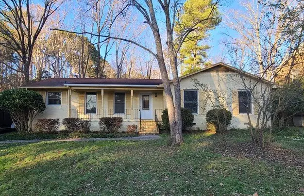 Close To Unc - Recently Updated Ranch-style Home. Showings Start 5.25.25 For A July 25 - Aug 1 Move Apartment for rent in Chapel Hill, NC Close To Unc - Recently Updated Ranch-style Home. Showings Start 5.25.25 For A July 25 - Aug 1 Move Apartment for rent in Chapel Hill, NC