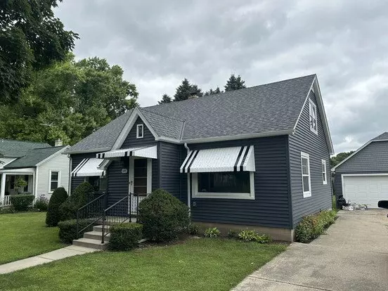 Spacious 3 Bedroom House In Downtown Area! Apartment for rent in Oconomowoc, WI Spacious 3 Bedroom House In Downtown Area! Apartment for rent in Oconomowoc, WI