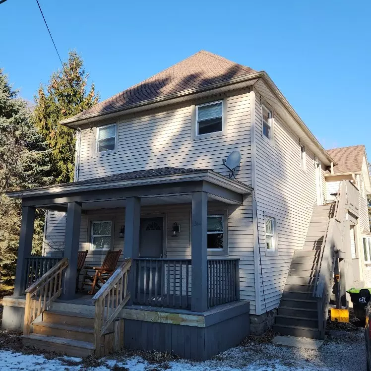 Duplex Upper Apartment for rent in Oconomowoc, WI