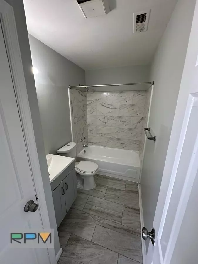 2413-3 Greenmount Ave House for rent in Baltimore, MD