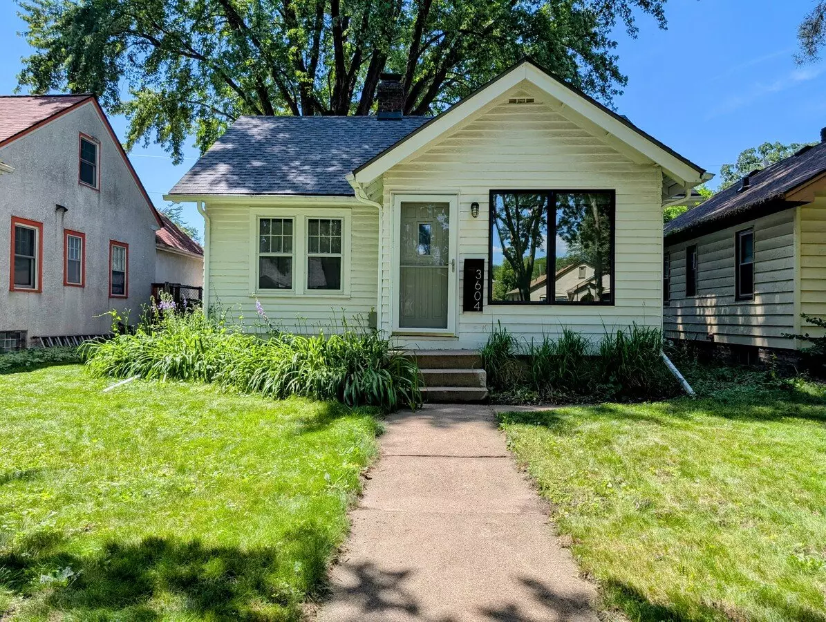 Available 8/1 Updated 3Bdrm Home With Charm House for rent in Minneapolis, MN