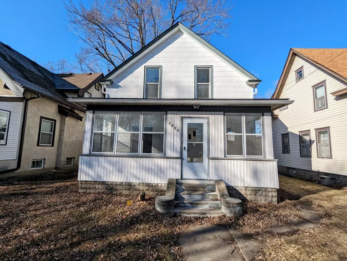 Remodeled 3Bdrm 1Bath With A 4 Seasons Porch 9/1 House for rent in Minneapolis, MN