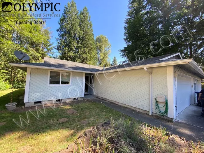 Tons Of New Updates - 3Bed Duplex W/ 1500Sqft Apartment for rent in Tumwater, WA