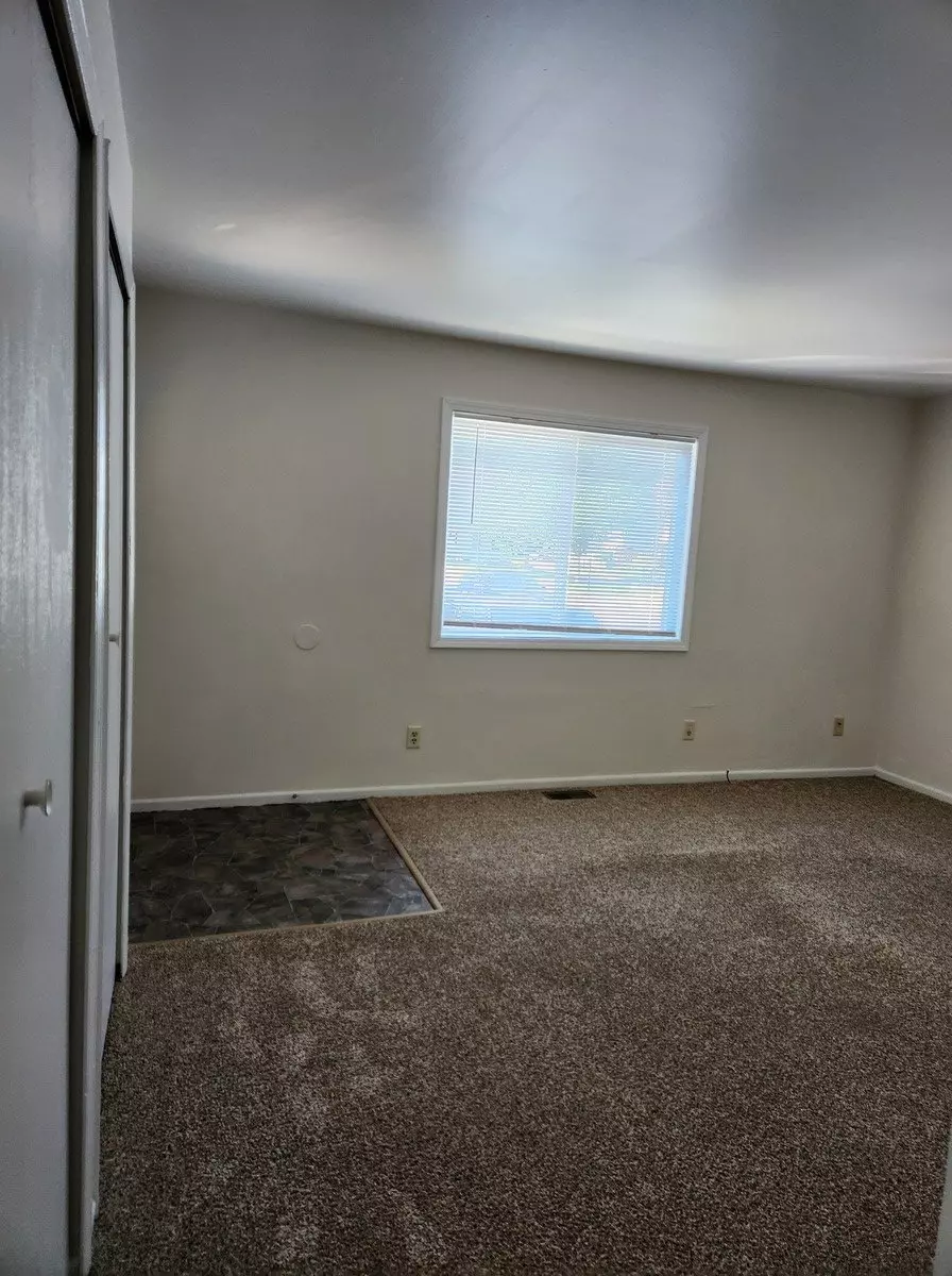 926-932 Hampton Ct Apartment for rent in Valparaiso, IN