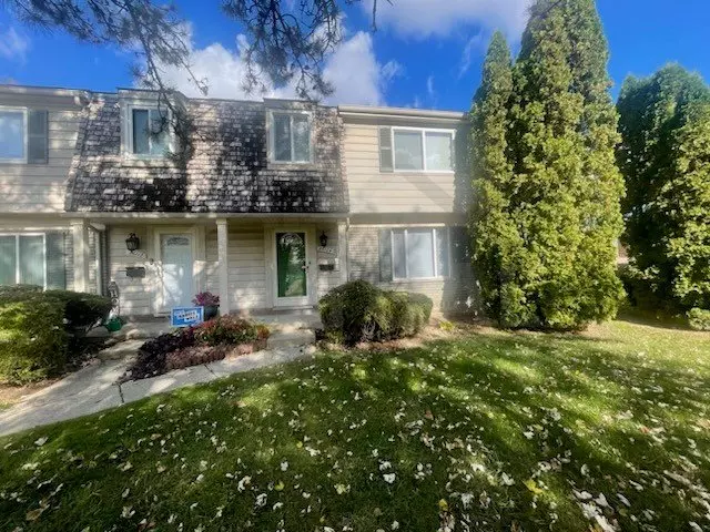 26104 Franklin Pointe Dr House for rent in Southfield, MI