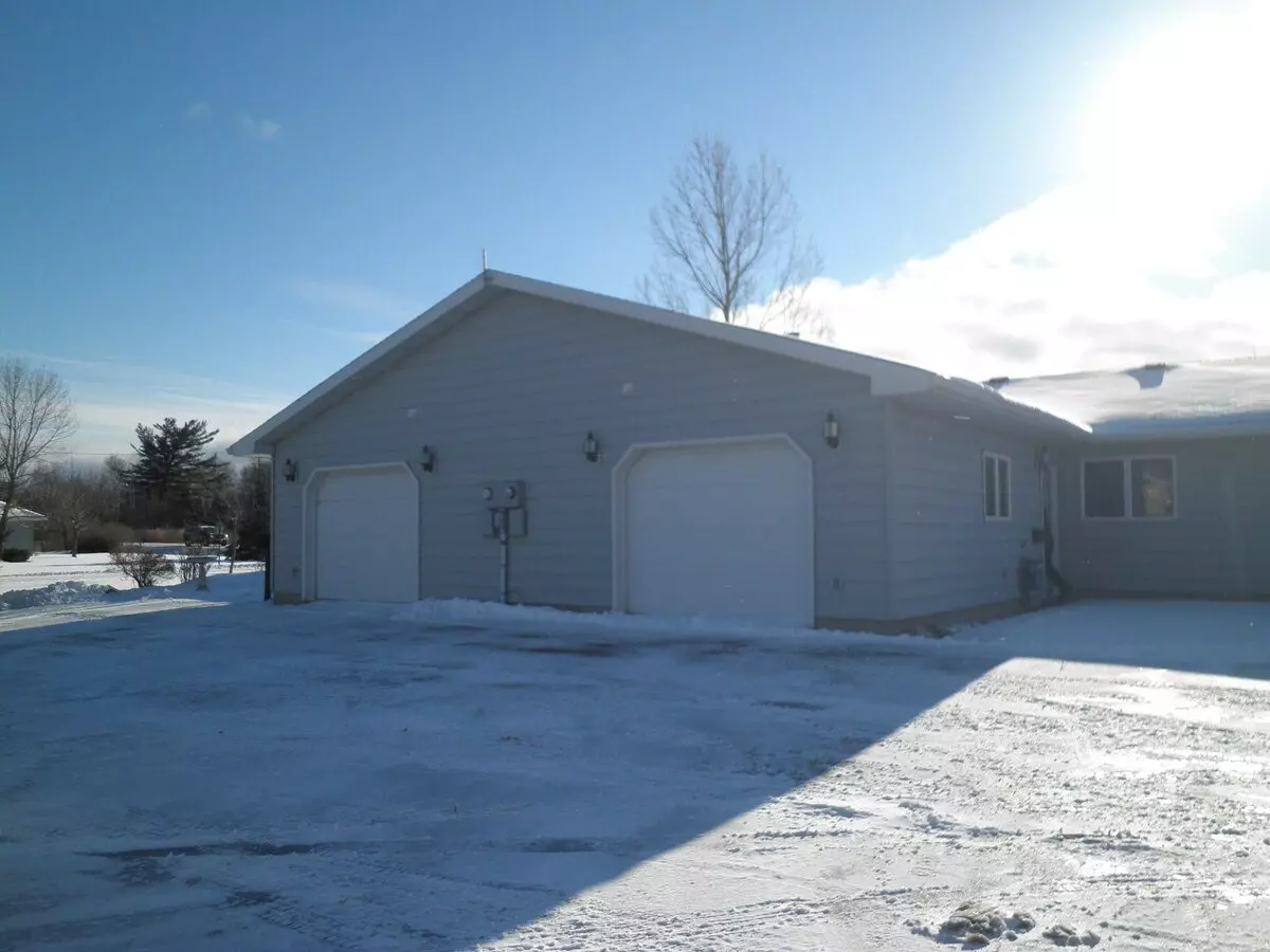 2 of 2 3103-3105 N 28Th St Apartment for rent in Superior, WI
