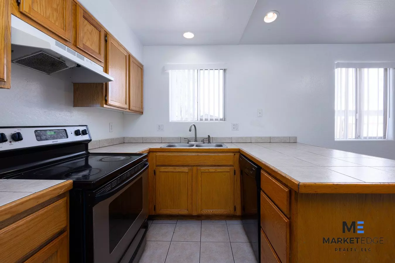 3Bed Apartment At 19th Ave/dunlap! $399 Move-in Special! Move-in Ready On 3/6/2025! House for rent in Phoenix, AZ