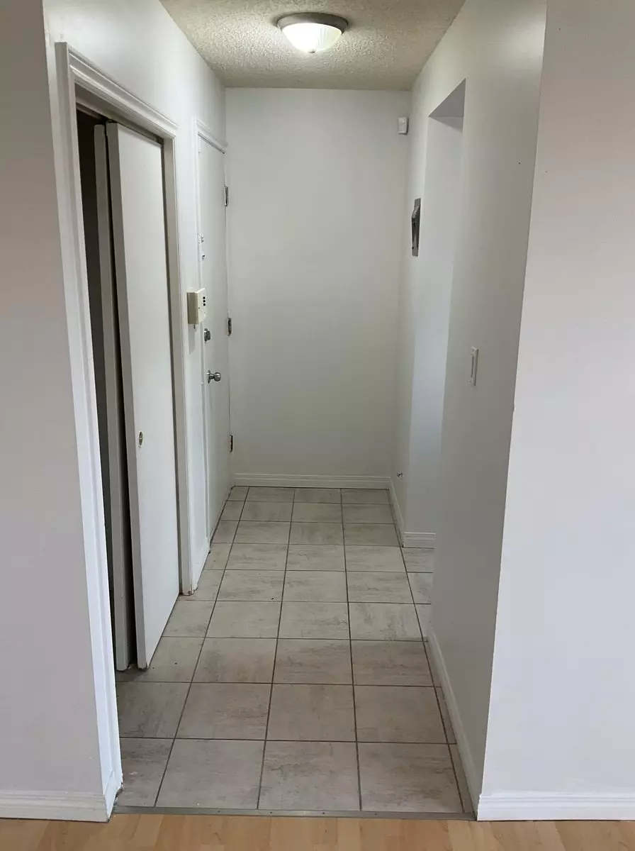 (pn1214) 1 Bedroom Updated House for rent in Edmonton, AB