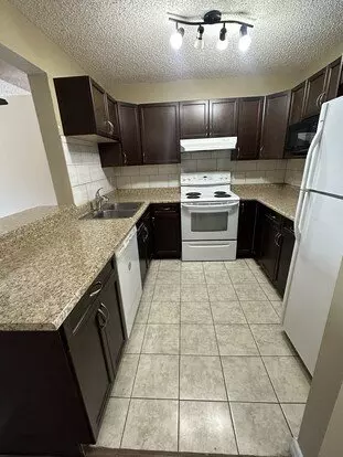 (pn0234) Spacious 3 Bedroom, 1 Bath Condo With Ensuite Laundry Apartment for rent in Edmonton, AB