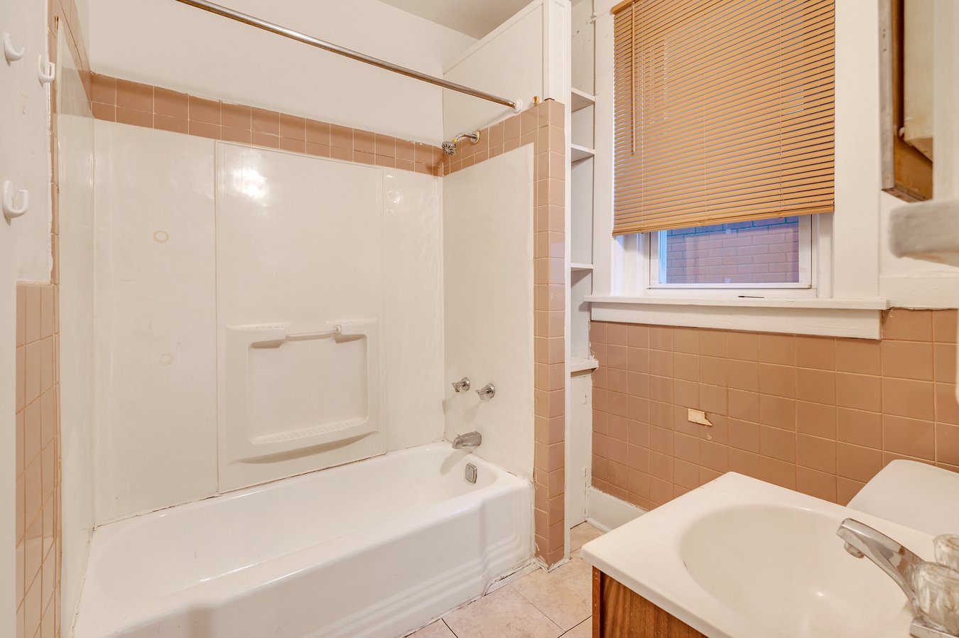 1242 Vine Street Apartment for rent in Mckees Rocks, PA