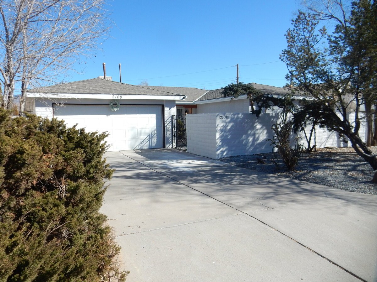 2108 Espanola St NE Albuquerque, NM House for Rent Rentable