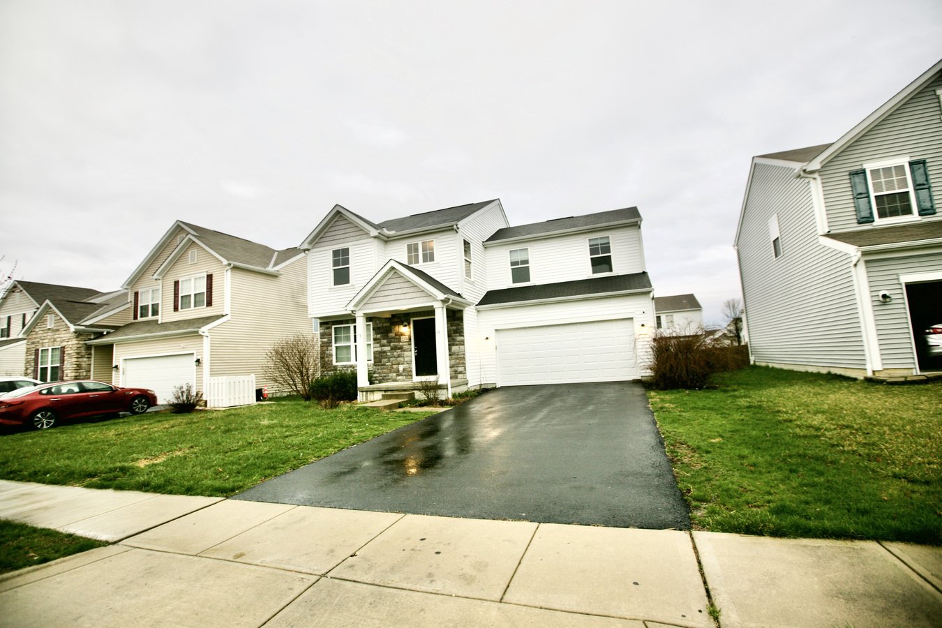 Beautiful 3bd 25 Ba Grove City Home W 2 Car Garage Apartments Grove