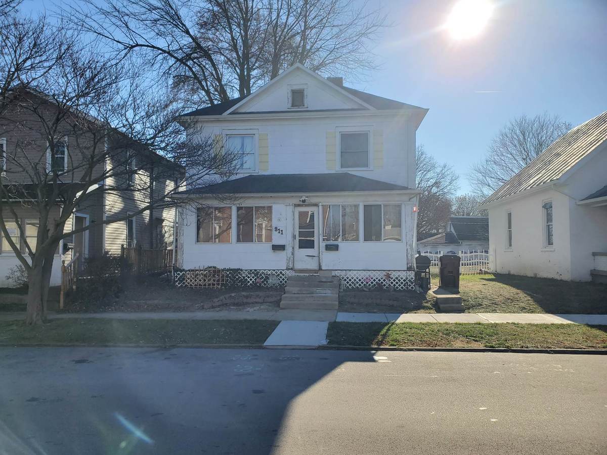 Upstairs/downstairs Duplex Apartment Building Greenville, OH