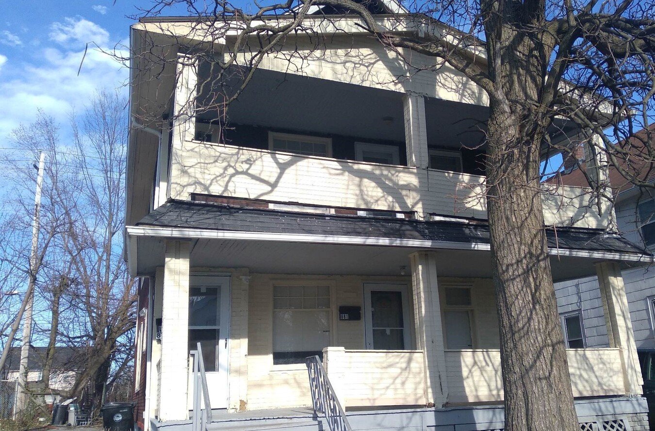 881 Alhambra Rd Cleveland, OH House for Rent Rentable