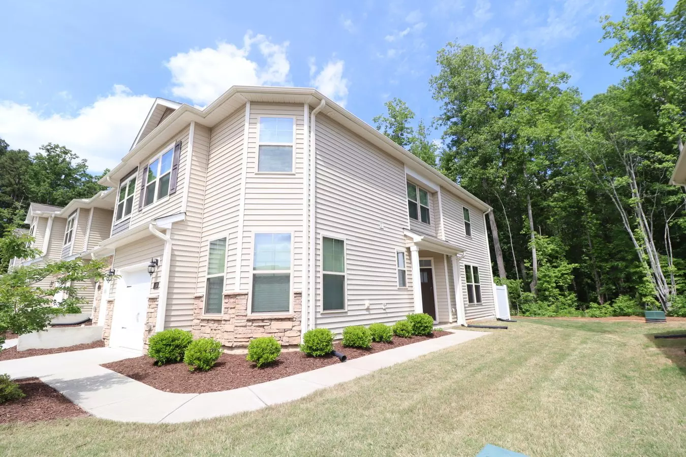 Immaculate End Unit Luxury Townhome Available Immediately House for rent in Durham, NC