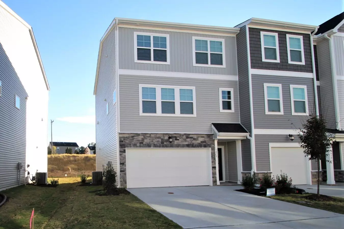 Luxury End Unit Townhome Available Immediately House for rent in Durham, NC