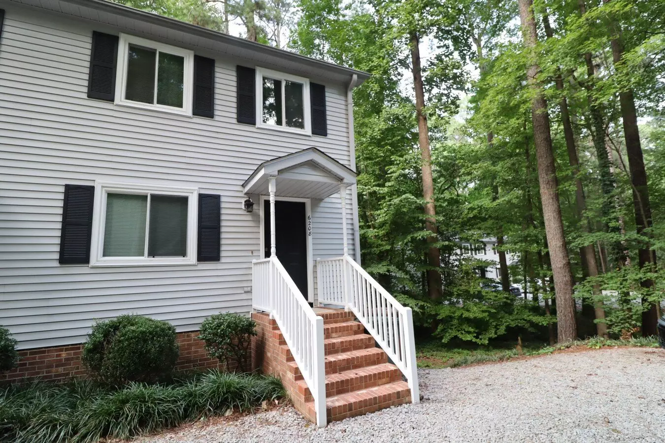 Immaculate End Unit Townhome Available Immediately House for rent in Raleigh, NC