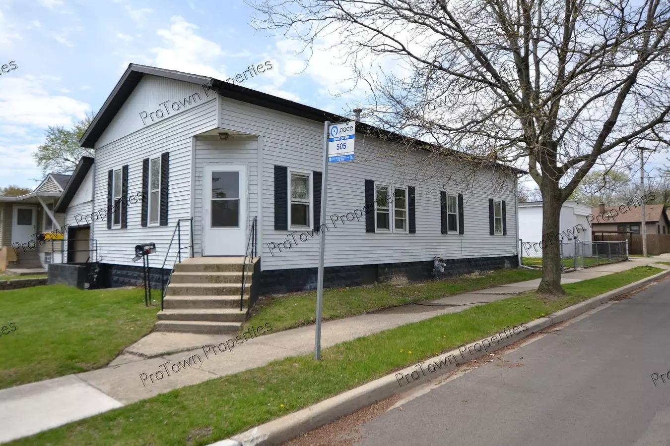 Open House: 6/28 @ 10:00 Am & 6/30 @ 5:00 Pm & 7/1 @ 9:00 Am House for rent in Joliet, IL