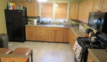 2 of 19 $1,250| 3Bd 1Ba 622 Hudson St #1| Available Now! House for rent in Eau Claire, WI